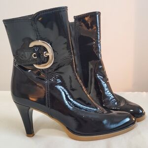Stuart Weitzman Size 7 Black Patent Gloss Heel Booties With Buckle